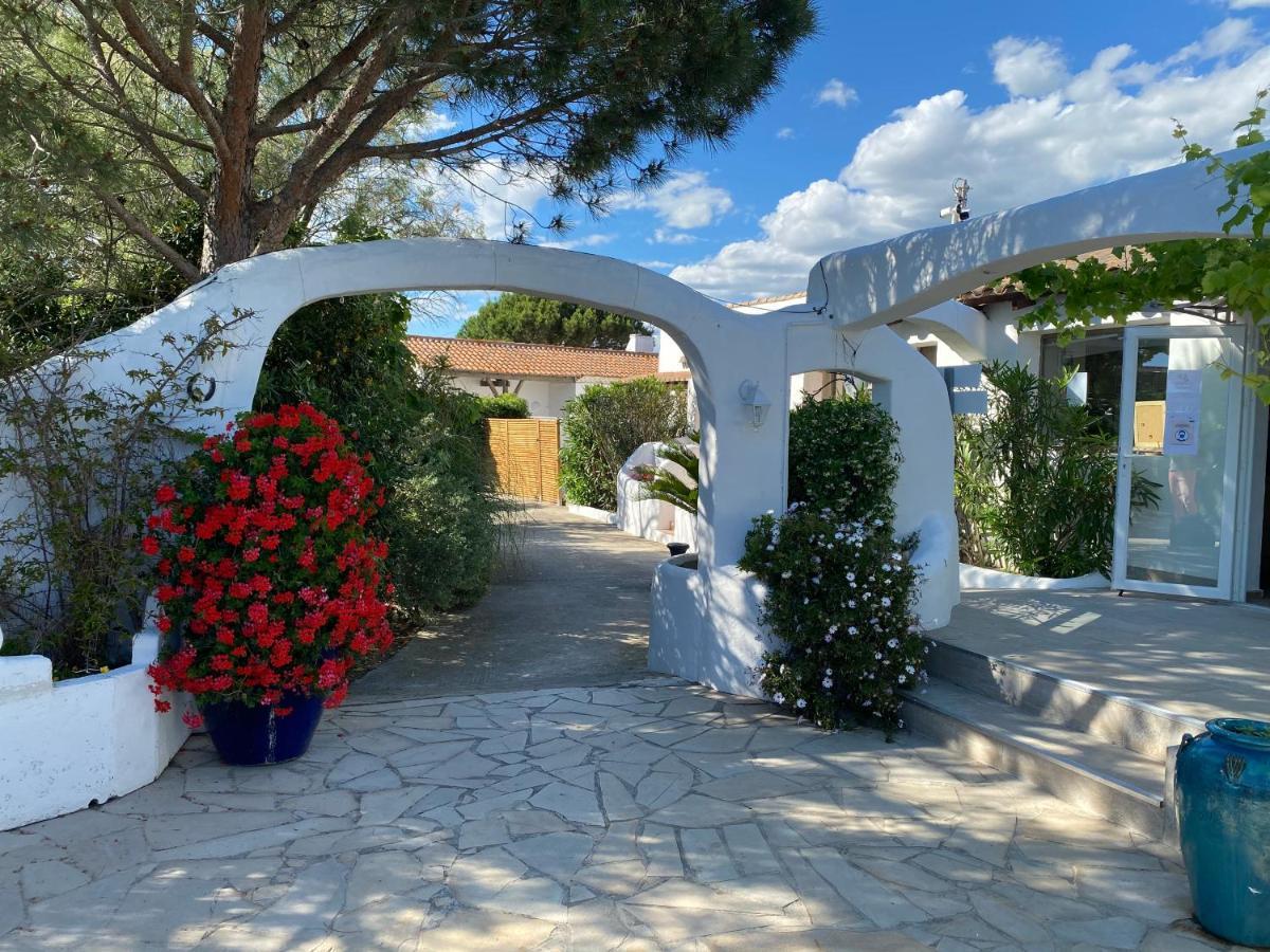 Mas Des Salicornes Hotel Saintes-Maries-de-la-Mer Bagian luar foto