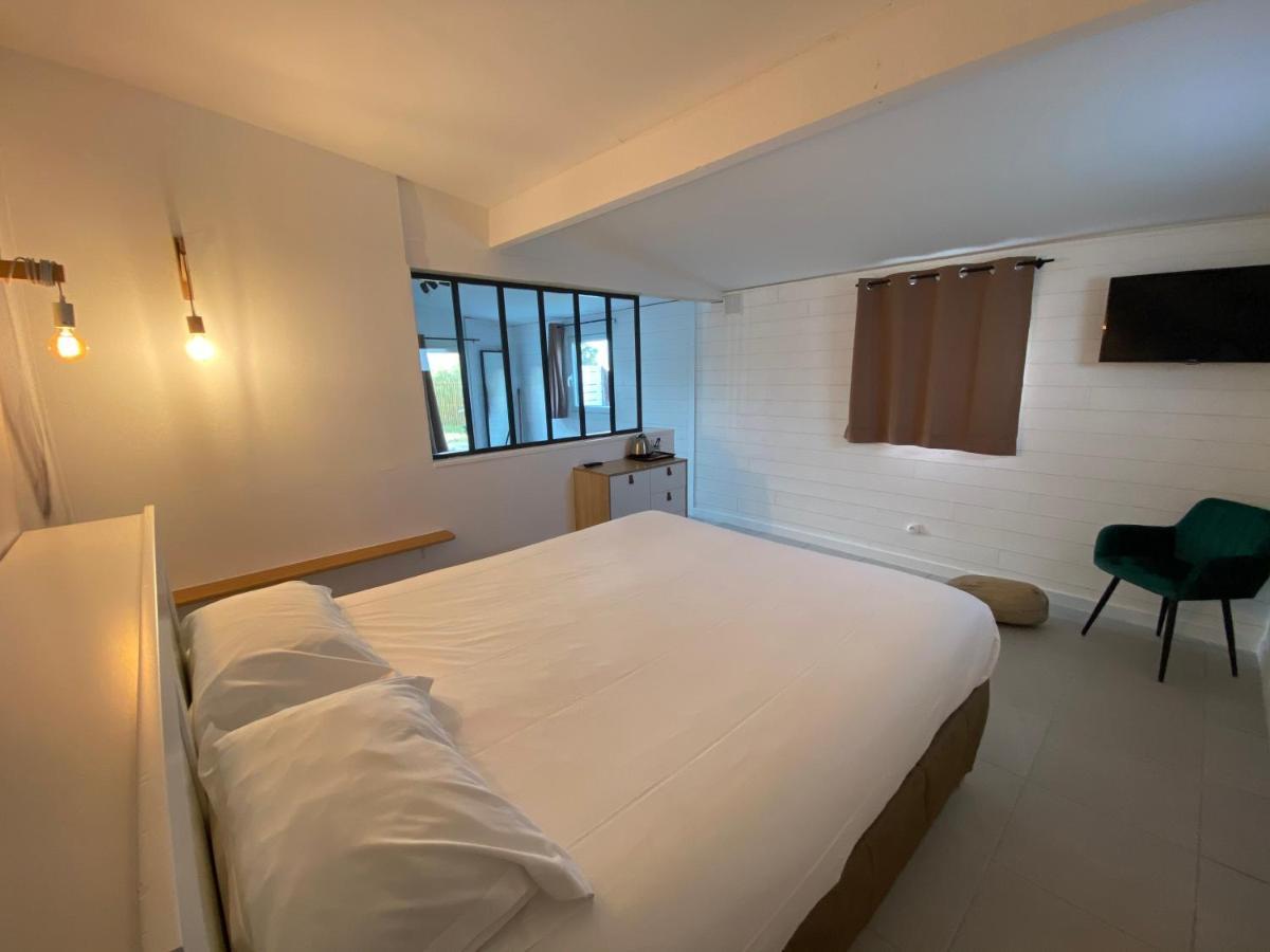 Mas Des Salicornes Hotel Saintes-Maries-de-la-Mer Bagian luar foto
