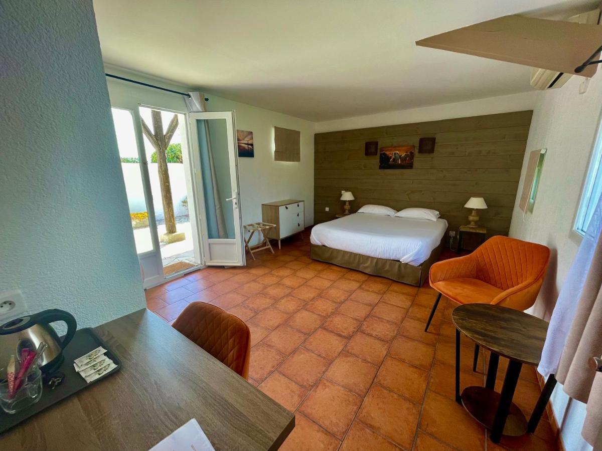 Mas Des Salicornes Hotel Saintes-Maries-de-la-Mer Bagian luar foto