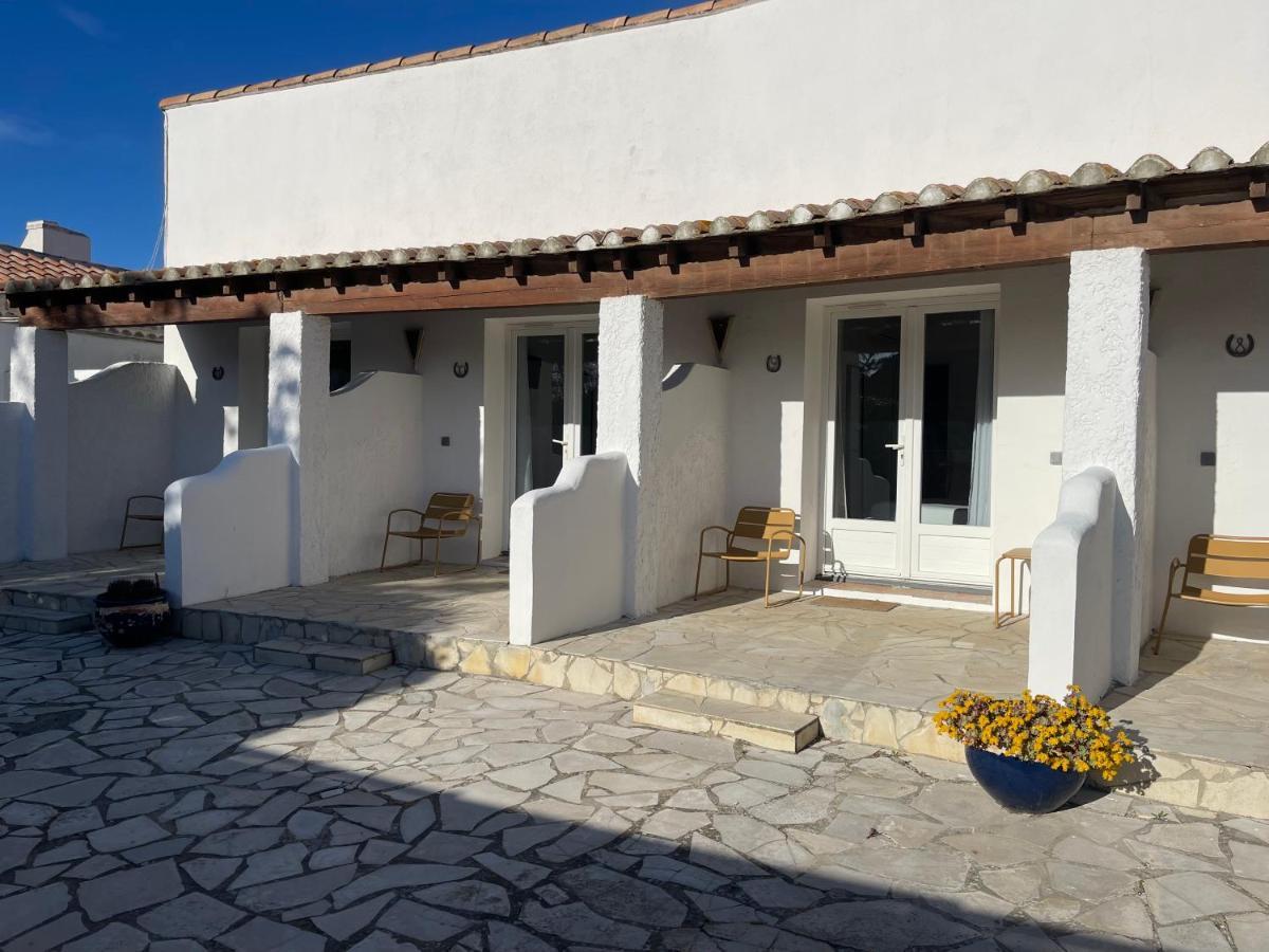 Mas Des Salicornes Hotel Saintes-Maries-de-la-Mer Bagian luar foto