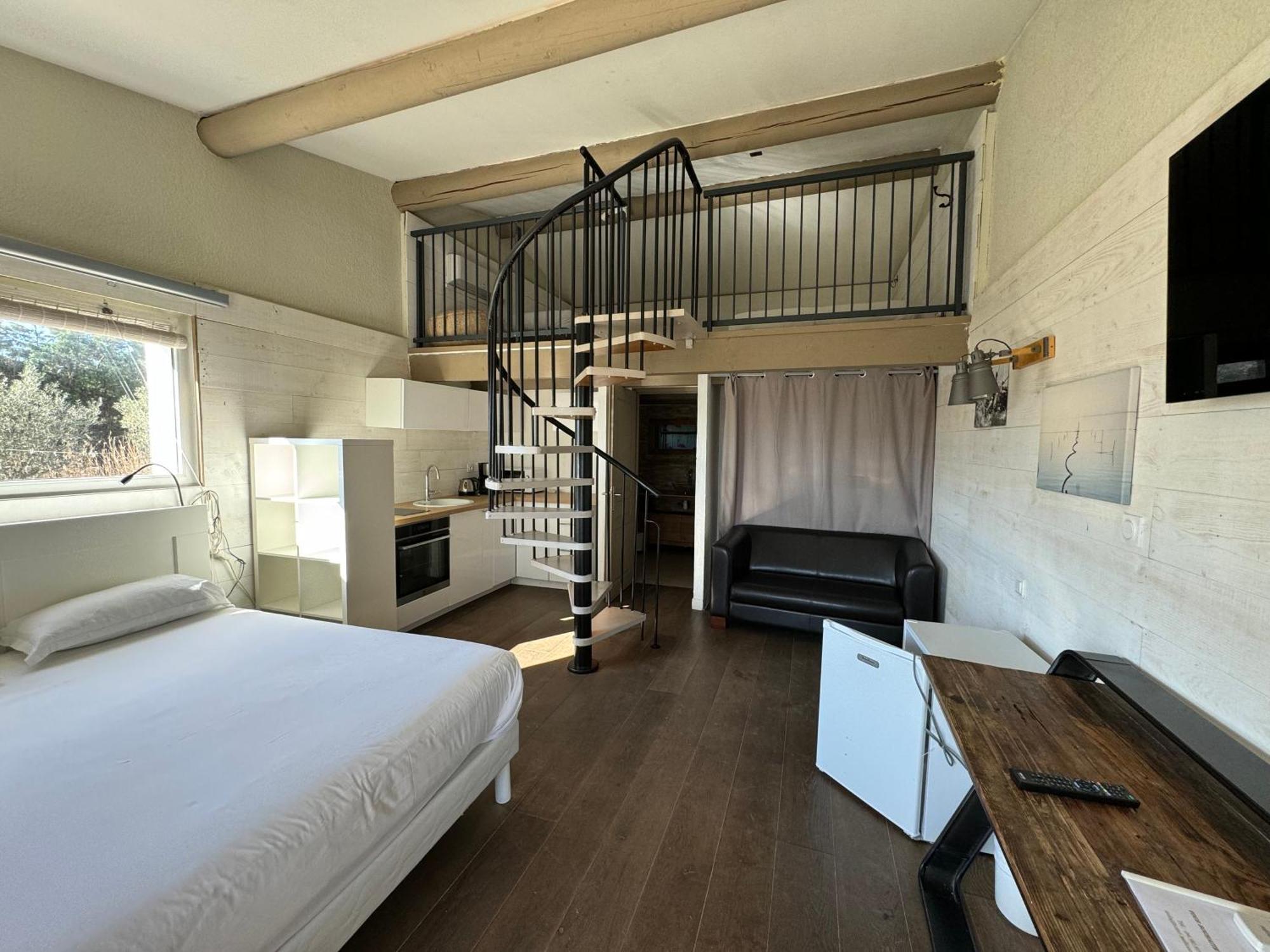 Mas Des Salicornes Hotel Saintes-Maries-de-la-Mer Bagian luar foto