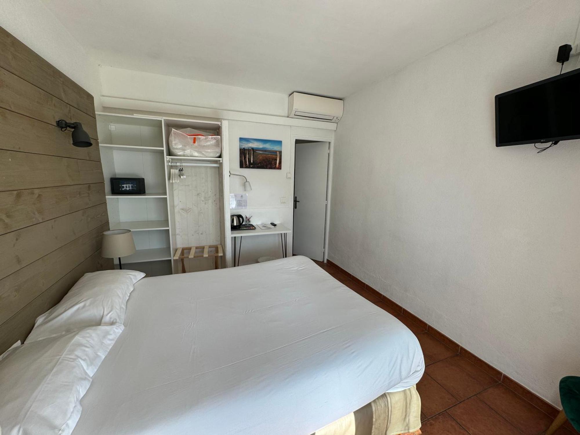 Mas Des Salicornes Hotel Saintes-Maries-de-la-Mer Bagian luar foto
