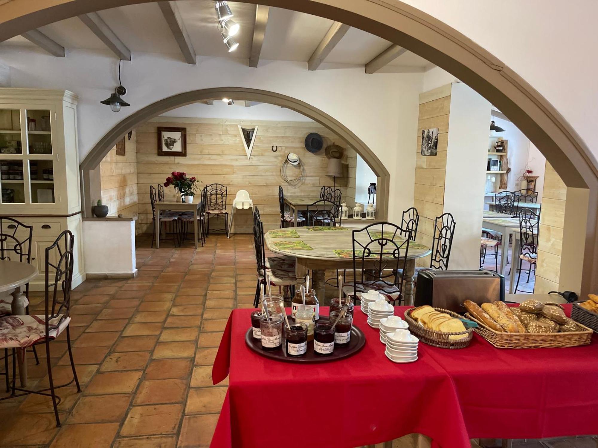 Mas Des Salicornes Hotel Saintes-Maries-de-la-Mer Bagian luar foto