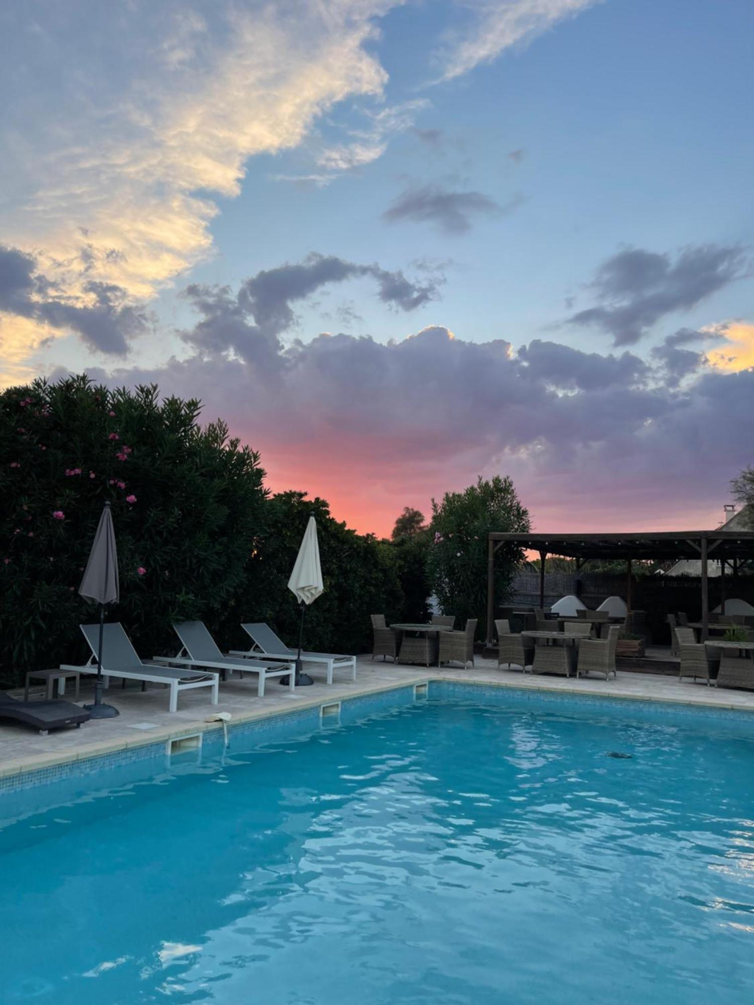 Mas Des Salicornes Hotel Saintes-Maries-de-la-Mer Bagian luar foto
