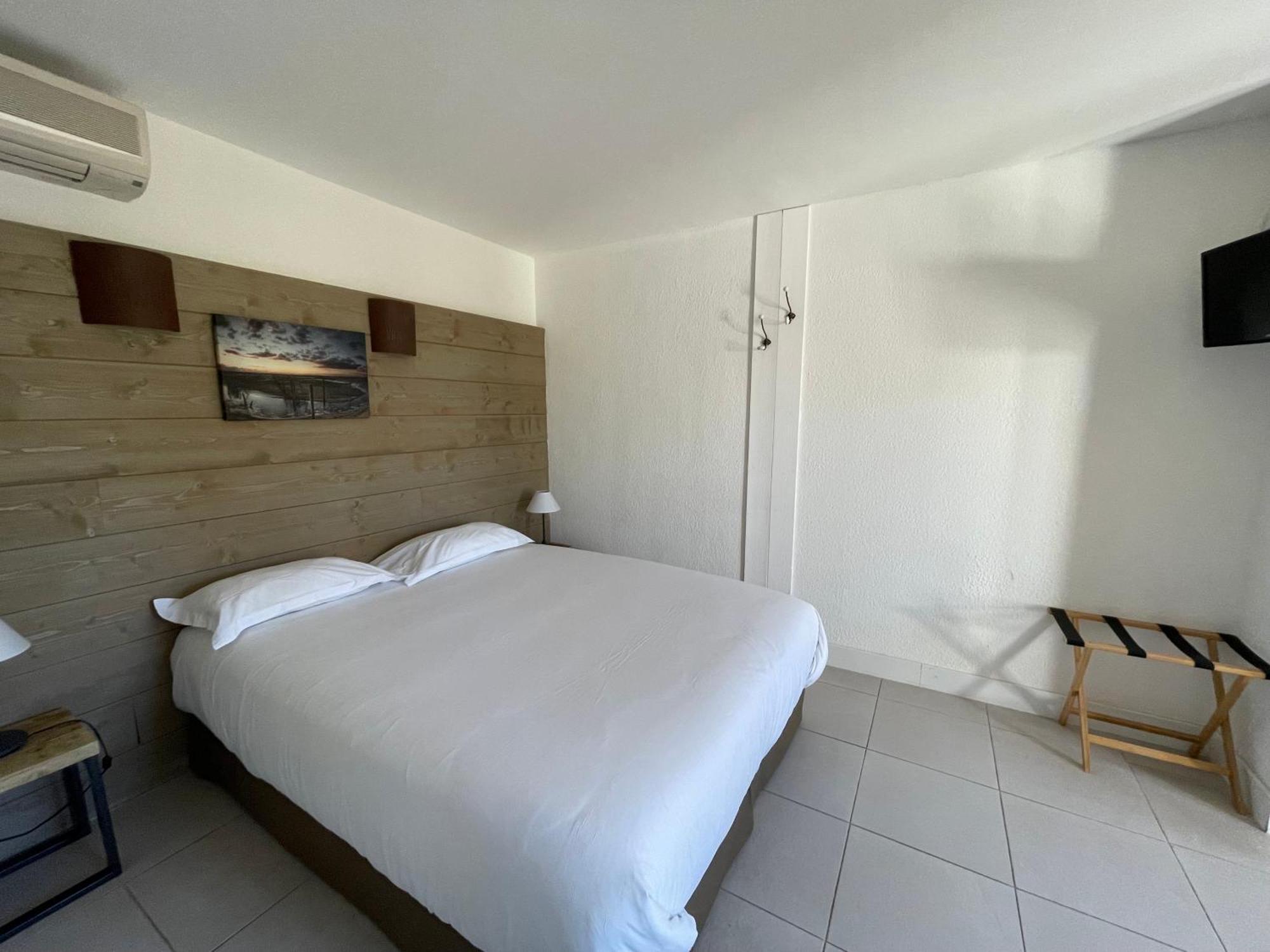 Mas Des Salicornes Hotel Saintes-Maries-de-la-Mer Bagian luar foto
