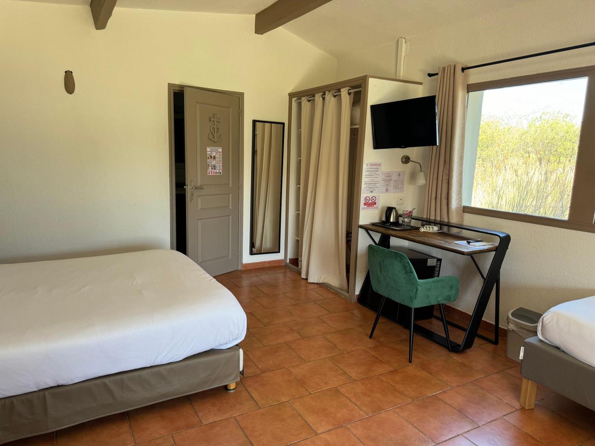 Mas Des Salicornes Hotel Saintes-Maries-de-la-Mer Bagian luar foto